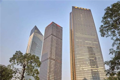 提供专业全面的水疗服务,为您带来亲密静谧的享受 提供专业全面的水疗服务,为您带来亲密静谧的享受